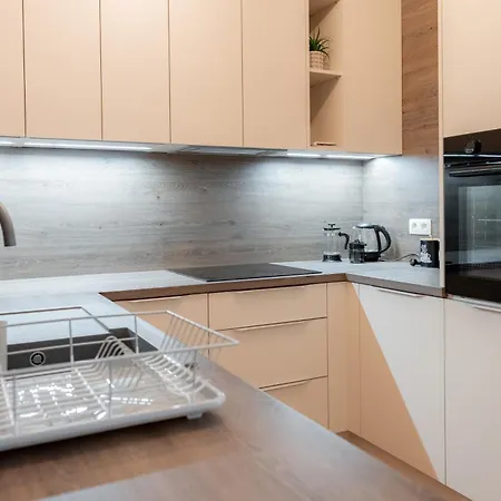 Castle Hill 2 Bedroom Free Parking * Pressburg